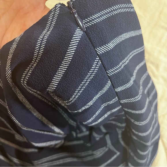 Maggy London Women’s Blue White Striped Midi Dress V-Neckline Size 8 - Picture 13 of 14